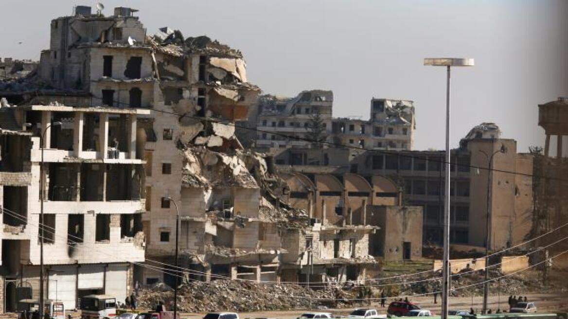 Συρία: Σε εξέλιξη η εκκένωση του Χαλεπίου - Τουλάχιστον 950 άμαχοι έχουν ήδη απομακρυνθεί